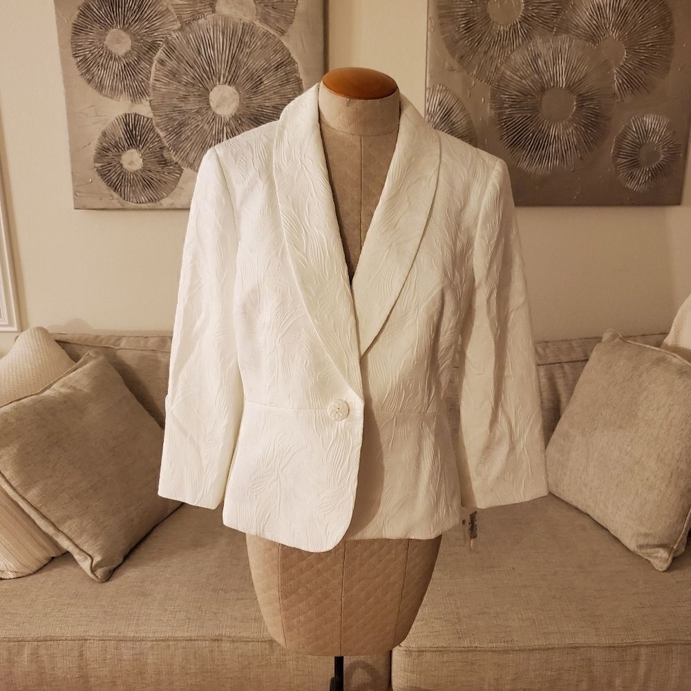 Kasper 3/4-Sleeve Textured-Leaf Blazer - Picture 3 of 12